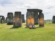 stonehenge,activism,just-stop-oil,performance // 720x540 // 70KB